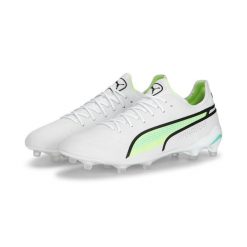 Buty piłkarskie męskie Puma King Ultimate Fgag M. Białe buty sportowe męskie Puma, z materiału, bez zapięcia, do piłki nożnej. W wyprzedaży za 671.90 zł.
