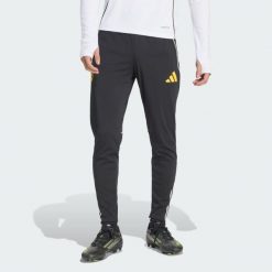 Spodnie treningowe adidas Real Madrid Avengers 25/26 Tiro 25 Competition. Białe spodnie sportowe męskie Adidas, bez wzorów, z tkaniny, do piłki nożnej. Za 279.00 zł.