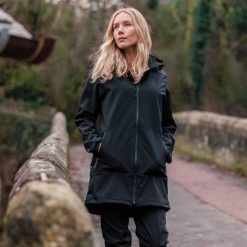 Dlx Samantha - Damska kurtka softshellowa Dlx Eco w kolorze czarnym. Czarne kurtki damskie DLX, bez wzorów, z polaru, bez kaptura. Za 512.99 zł.