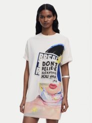 Desigual Sukienka codzienna Berlin 25SWVK20 Beżowy Regular Fit. Brązowe sukienki damskie Desigual, na co dzień, s, bez wzorów, z bawełny, bez kołnierzyka, bez ramiączek, proste. Za 269.99 zł.