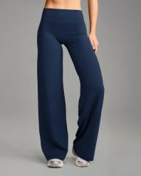 Legginsy Straight Softform™ - Granatowy. Niebieskie legginsy damskie JOY STUDIO, l, bez wzorów, z materiału, z podwyższonym stanem, długie, na fitness i siłownię. Za 257.00 zł.