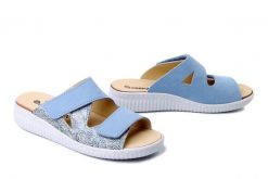 DR. BRINKMANN 701109-51 mittelblau , klapki damskie. Niebieskie klapki damskie Dr. Brinkmann, bez wzorów, ze skóry, bez obcasa. Za 309.90 zł.