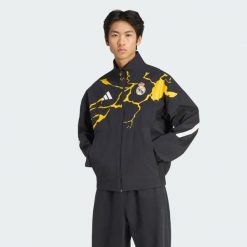 Adidas Real Madrid Avengers Z.N.E. Bluza reprezentacyjna. Czarne bluzy męskie Adidas, s, bez wzorów, z dresówki, bez kaptura, do piłki nożnej. Za 479.00 zł.