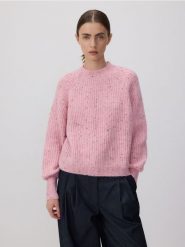 Sweter z domieszką wełny - różowy. Czerwone swetry damskie Reserved, l, bez wzorów, z dzianiny, bez kołnierzyka, bez ramiączek, bez kaptura. W wyprzedaży za 59.99 zł.