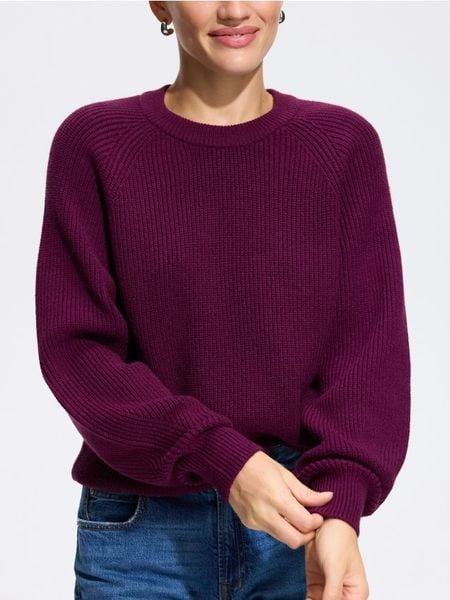Sweter z wiskozą - bordowy. Czerwone swetry damskie Reserved, l, bez wzorów, z dzianiny, bez kołnierzyka, bez ramiączek, bez kaptura. Za 109.99 zł.