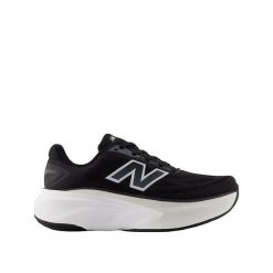 Buty biegowe New Balance Fresh Foam X More v4 Czarne. Czarne obuwie sportowe damskie New Balance, bez wzorów, do biegania. Za 873.35 zł.