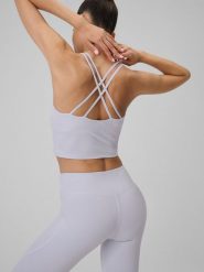 4F Crop-top do jogi szybkoschnący damski - fioletowy S. Fioletowe koszulki sportowe damskie 4f, s, bez wzorów, ze skóry, bez kołnierzyka, bez ramiączek, na jogę i pilates. Za 119.99 zł.