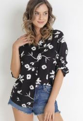 Czarna Koszula w Stylu Kimono w Kwiaty z Bawełny i Wiskozy Geraldina. Czarne bluzki damskie Born2be, m, bez wzorów, z bawełny, bez kołnierzyka, bez ramiączek. Za 49.99 zł.