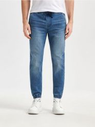 Jeansy jogger - granatowy. Niebieskie jeansy męskie Sinsay. Za 59.99 zł.