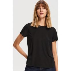 T-shirt basic - Czarny. Czarne t-shirty damskie Reserved. Za 29.99 zł.