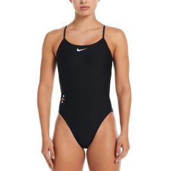 Nike Hydrastrong Multi Graphic Regulowany Strój Kąpielowy - Czarny - Rozmiar 38. Czarne kostiumy jednoczęściowe damskie Nike, bez wzorów, sportowe, do pływania. Za 1,216.70 zł.