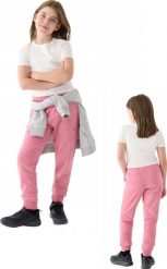 SPODNIE DRESOWE JOGGERY 4F JR F0828 RÓŻ DRESY DZIEWCZĘCE. Czerwone spodnie sportowe dla dziewczynek 4f, bez wzorów, z dresówki. Za 62.90 zł.