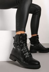 Czarne Płaskie Botki w Stylu Workerów ze Sznurowaniem Suwakiem i Napisami Alfezi. Czarne botki damskie Born2be, z jeansu, eleganckie, z okrągłym noskiem, bez obcasa, na płaskiej podeszwie, bez zapięcia. Za 129.99 zł.