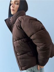 Pikowana kurtka puffer ze stójką - czerwony. Czerwone kurtki damskie Sinsay, l, bez wzorów, bez kaptura. Za 89.99 zł.