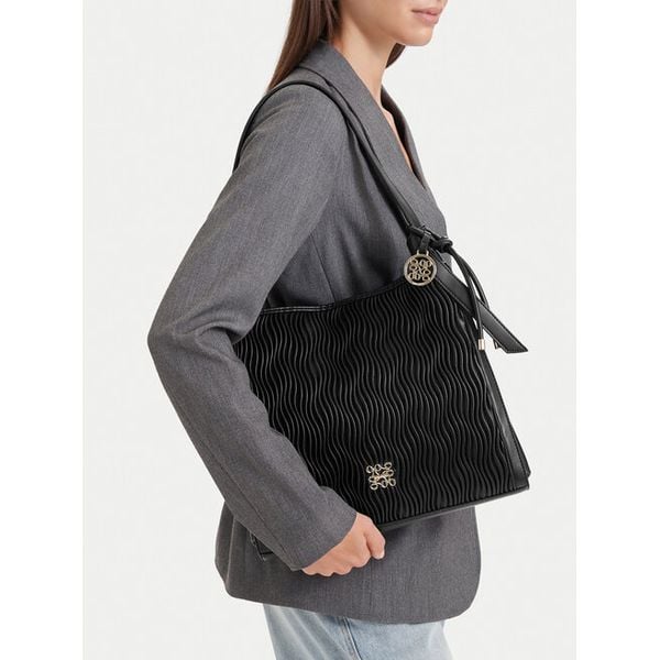 Torebka Nine West. Czarne torebki do ręki damskie Nine West, bez wzorów, klasyczne, bez dodatków. Za 229.99 zł.