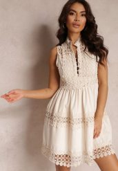 Jasnobeżowa Sukienka Athethra. Brązowe sukienki damskie Renee, na lato, m, w ażurowe wzory, boho, bez kołnierzyka, bez ramiączek, mini, rozkloszowane. Za 139.99 zł.