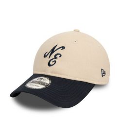 Czapka z daszkiem New Era. Brązowe czapki i kapelusze damskie New Era, bez wzorów. Za 129.99 zł.