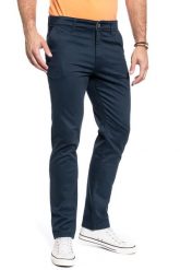 SPODNIE MĘSKIE WRANGLER CHINO IN NAVY W12CW3114 112126258. Niebieskie eleganckie spodnie męskie Wrangler, l, bez wzorów, z materiału. Za 209.99 zł.