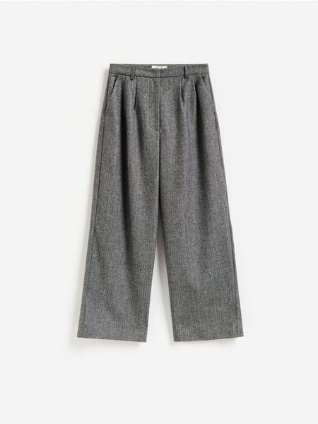 Spodnie z dodatkiem wełny - szary. Szare spodnie materiałowe damskie Reserved, l, bez wzorów, z tkaniny. Za 239.99 zł.
