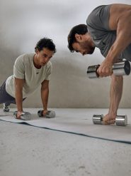 4F Koszulka treningowa regular szybkoschnąca męska - biała XL. Białe koszulki sportowe męskie 4f, m, bez wzorów, bez kołnierzyka, bez ramiączek, na fitness i siłownię. Za 99.99 zł.