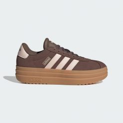 Buty VL Court Bold. Brązowe obuwie sportowe damskie Adidas, bez wzorów, trekkingowe. Za 349.00 zł.