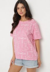 Różowy T-shirt Oversize z Bawełny Zdobiony Nadrukiem Sinelra. Czerwone bluzki damskie Born2be, m, z aplikacjami, z bawełny, eleganckie, bez kołnierzyka. Za 39.99 zł.
