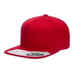 110 Czapka Z Daszkiem Typu Snapback. Czerwone czapki i kapelusze damskie FLEXFIT, bez wzorów. Za 95.99 zł.