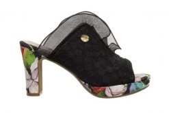 Klapki Laura Vita Hicao 725 Noir 202041, Czarny, Skóra naturalna - 39. Czarne klapki damskie Laura Vita, bez wzorów, z gumy, eleganckie, bez obcasa, na platformie. W wyprzedaży za 206.10 zł.