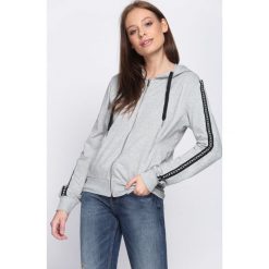 Jasnoszara Bluza Radiant. Szare bluzy damskie Born2be, m, bez wzorów, z kapturem. Za 89.99 zł.