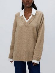 Sweter z koszulowym kołnierzem - beżowy. Brązowe swetry damskie Reserved, l, bez wzorów, z dzianiny, bez kołnierzyka, bez ramiączek, bez kaptura. Za 149.99 zł.