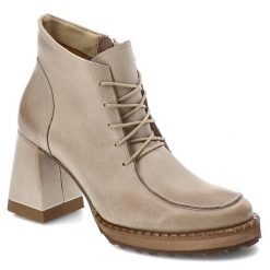Beżowe Botki Armodo Eleganckie Obuwie Damskie. Brązowe kozaki damskie Armodo, z materiału, bez obcasa, na obcasie. Za 389.00 zł.