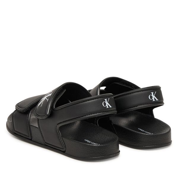 Sandały Calvin Klein. Czarne sandały chłopięce Calvin Klein, bez zapięcia. Za 149.99 zł.