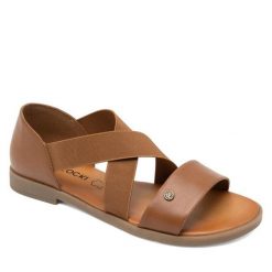 Sandały Lasocki. Brązowe sandały damskie Lasocki, bez wzorów, bez obcasa, na płaskiej podeszwie, bez zapięcia. Za 159.99 zł.