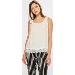 Jacqueline de Yong - Top. Topy damskie marki Jacqueline de Yong. W wyprzedaży za 39.90 zł.