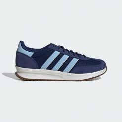 Buty Run 70s 2.0. Białe trekkingi męskie Adidas, trekkingowe. W wyprzedaży za 209.30 zł.