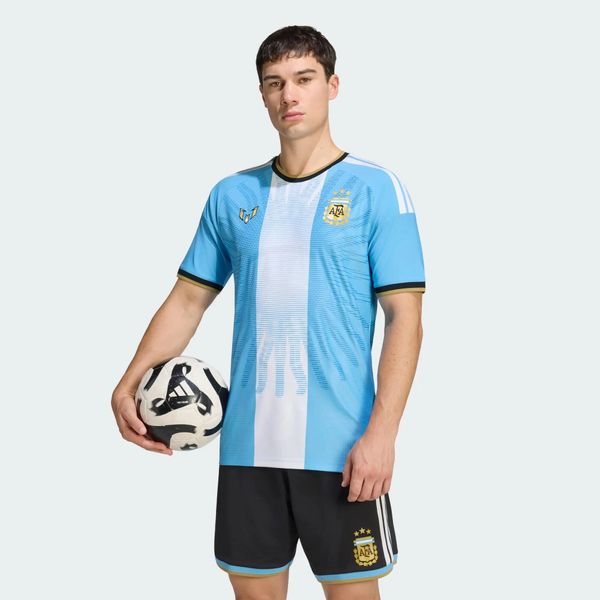 Koszulka Argentyna Messi 26 Authentic. Niebieskie koszulki sportowe męskie Adidas, xl, bez wzorów, z dzianiny, bez kołnierzyka, bez ramiączek, do piłki nożnej, climacool (adidas). Za 649.00 zł.