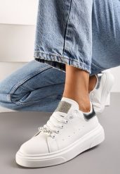 Biało-Srebrne Sneakersy z Odpinaną Ozdobną na Sznurowaniu i Cyrkoniami na Języku Vanello. Białe obuwie sportowe damskie Born2be, bez wzorów. Za 89.99 zł.