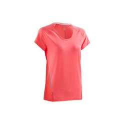 Koszulka krótki rękaw do biegania RUN LIGHT damska. Czerwone t-shirty damskie KALENJI. W wyprzedaży za 29.99 zł.