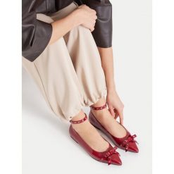 Baleriny MEXX. Czerwone baleriny damskie Mexx, bez wzorów, bez obcasa. Za 299.99 zł.