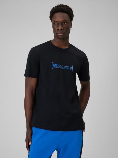 4F T-shirt regular z nadrukiem męski - czarny S. Czarne t-shirty męskie 4f, m, bez wzorów, z bawełny, bez kołnierzyka. W wyprzedaży za 39.99 zł.