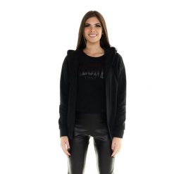 Damska bluza z kapturem Leone Blackout. Czarne bluzy sportowe damskie LEONE 1947 APPAREL, bez wzorów, z tkaniny, na fitness i siłownię. W wyprzedaży za 182.75 zł.