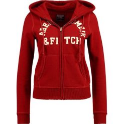 Abercrombie & Fitch HOLIDAY LOGO Bluza rozpinana red. Bluzy damskie marki Abercrombie & Fitch. Za 349.00 zł.