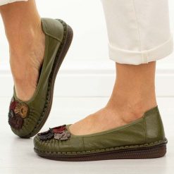 Zielone skórzane półbuty damskie Potocki 15309. Zielone półbuty damskie POTOCKI, na jesień, bez wzorów, z jeansu, eleganckie, z okrągłym noskiem, bez obcasa, na płaskiej podeszwie, bez zapięcia. Za 219.00 zł.