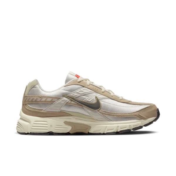 NIKE INITIATOR ITS Sneakersy męskie. Brązowe buty sportowe męskie Nike, z gumy, bez zapięcia, do biegania. Za 299.99 zł.