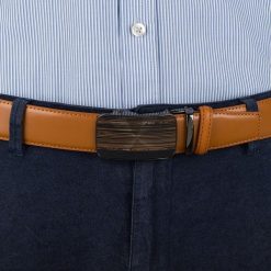 Pasek męski skórzany 3,5 cm klamra automatyczna Beltimore camelowy 03-563 : Kolory - brązowy, beżowy, Rozmiar pasków - r.115-130 cm. Brązowe paski damskie bez wzorów, ze skóry, wizytowe. Za 64.99 zł.