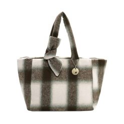 Emily & Noah Torebka Shopper E&N Hanneke Torby na zakupy 1 ct Damski. Torebki shopper damskie Emily & Noah, z aplikacjami, z poliesteru, zdobione, bez dodatków. Za 259.99 zł.