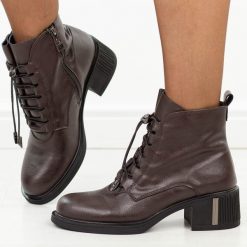 Brązowe skórzane botki damskie na obcasie Vinceza 89161. Brązowe botki damskie VINCEZA, na jesień, z dzianiny, eleganckie, z okrągłym noskiem, bez obcasa, na obcasie, bez zapięcia. Za 319.00 zł.