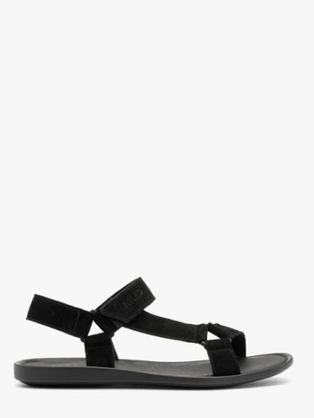 Czarne sandały męskie na rzep. Czarne sandały męskie Ryłko, ze skóry, bez zapięcia. W wyprzedaży za 249.99 zł.