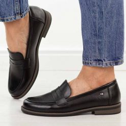 Czarne skórzane mokasyny damskie Vinceza 18131. Czarne mokasyny damskie VINCEZA, z jeansu, biznesowe. Za 219.00 zł.