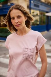 T-shirt z bawełny różowy. Czerwone t-shirty damskie MOODO, l, bez wzorów, z bawełny, bez kołnierzyka. Za 59.99 zł.